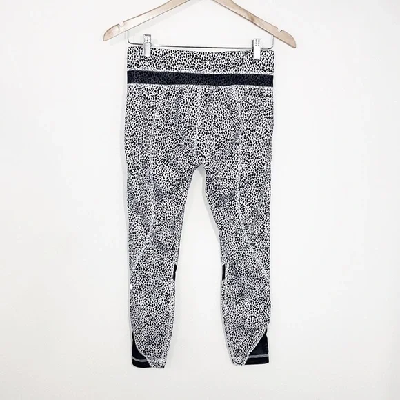 LULULEMON Run Inspire Mesh Black & White Leggings Size 6 EUC - Picture 5 of 9